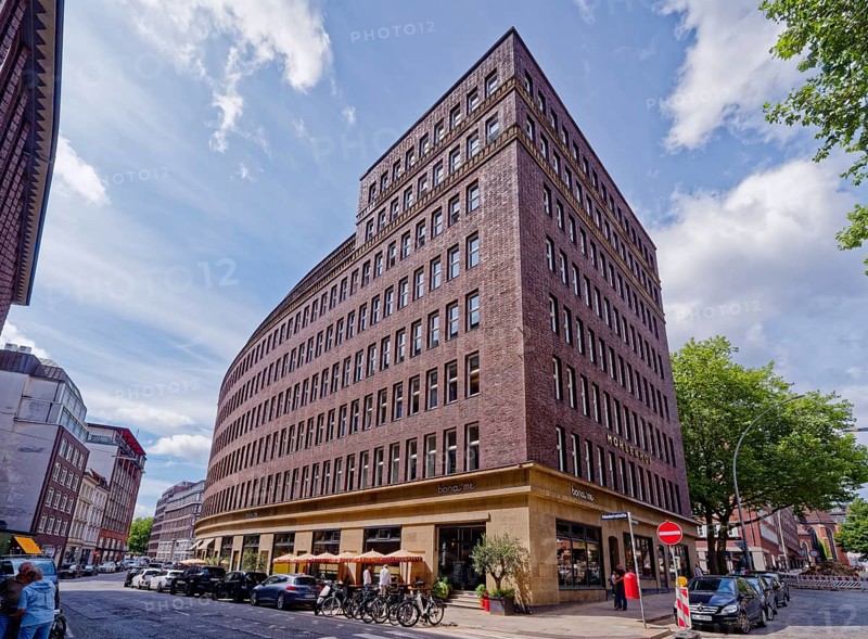 The Mohlenhof is one of the Kontorhaus office buildings that were built in Hamburg's city centre at the beginning of the 20th century. The Kontorhaus district was listed as a UNESCO World Heritage Site in 2015. Hamburg, Germany