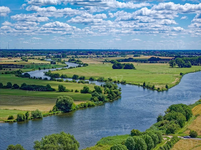 The Aller flows into the Weser at Verden. Aerial view, looking upstream, with the Aller on the left and the Weser on the right. Verden, Lower Saxony, Germany