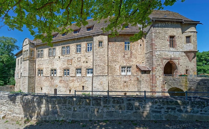 Dringenberg Castle is a medieval hilltop castle in Dringenberg in the district of Höxter. It was one of the most important regional castles of the Paderborn bishopric. Dringenberg, North Rhine-Westphalia, Germany