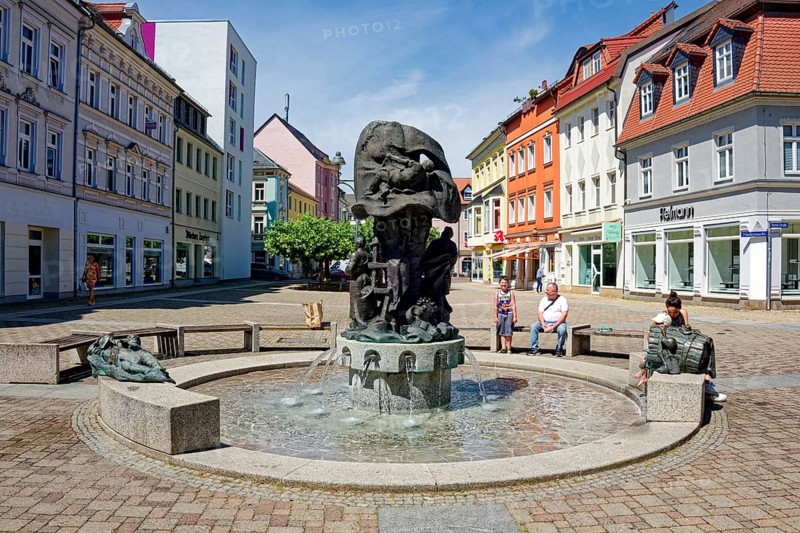 Boot fountain by sculptor Vinzenz Wanitschke at Döbeln's Niedermarkt, Old Town, Döbeln, Saxony, Germany