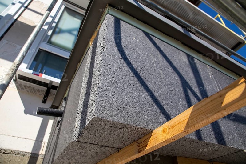 Thermal insulation of the façade with polystyrene façade insulation boards