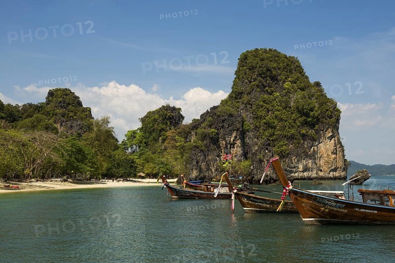Sandy beach beach and rocks, Koh Hong, Hong Island, Thanbok Khoranee National Park, Krabi, Andaman Sea, Thailand