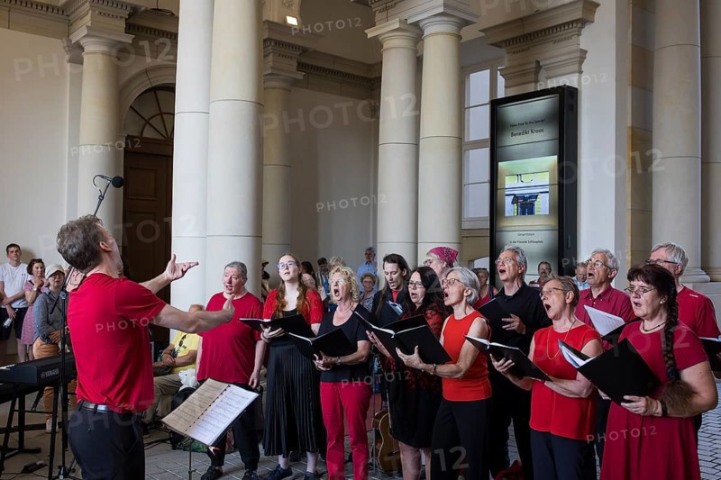 Hans-Beimler-Chor at the Humboldt Forum as part of the Fête de la Musique. The music event, which originated in France, has been held as a street event on the longest day of the year on 21 June since 1982. The Fête de la Musique has also been held in Berlin since 1995 and is celebrating its 30th anniversary this year. 21.06.2025