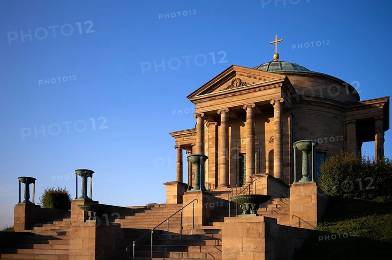 Funerary chapel with inscription DIE LIEBE HÖRET NIMMER AUF on the Württemberg, burial place for Queen Katharina and King Wilhelm I of Württemberg, Rotenberg, evening light, blue sky, Stuttgart, Baden-Württemberg, Germany