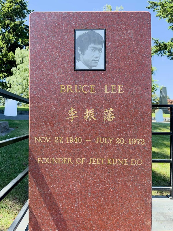 Grave of Bruce Lee, Lake View Cemetery, Seattle, Washington, USA, North America