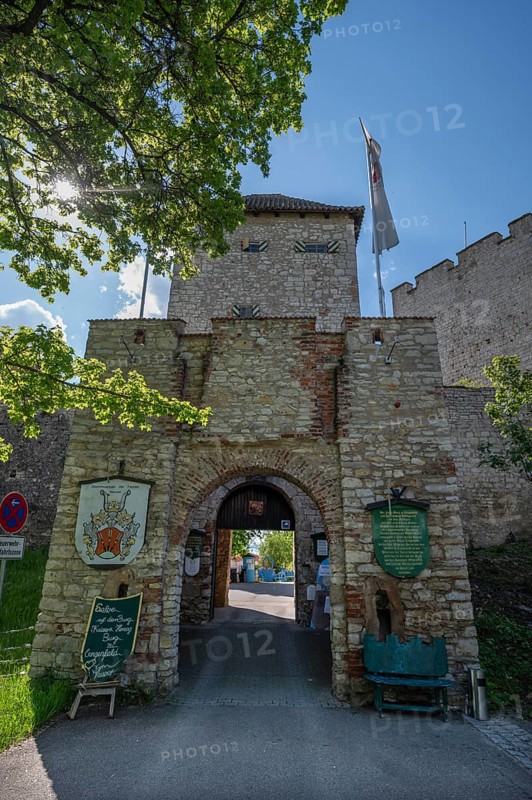 Castle gate of Lengenfeld Castle, dating from the 12th century, Burglengenfeld, Upper Palatinate, Bavaria, Germany