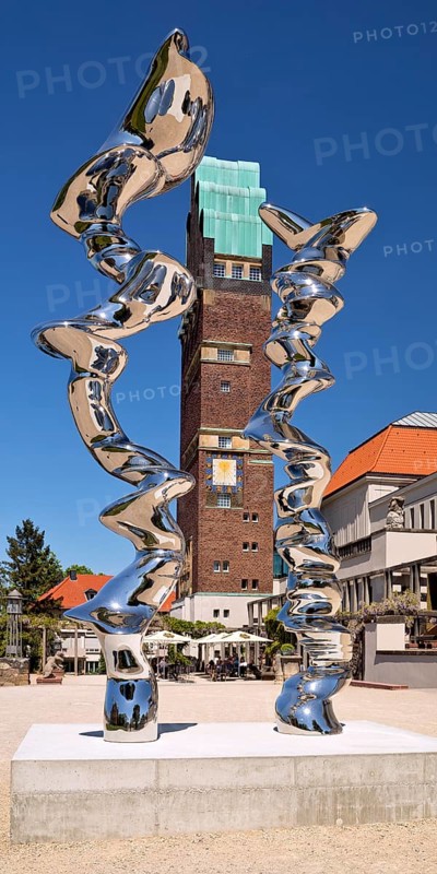 Stainless steel sculpture entitled Points of View by Tony Cragg in front of the Wedding Tower, Mathildenhöhe, UNESCO World Heritage Site, Darmstadt, Germany
