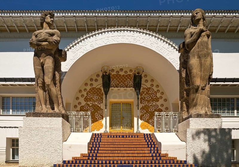 Colossal figures Man and Woman by Ludwig Habich at the Ernst Ludwig House, Mathildenhöhe, UNESCO World Heritage Site, Darmstadt, Hesse, Germany