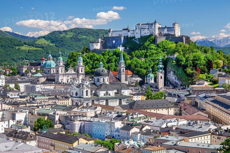 Panoramic view from the Mönchsberg with the churches of the old town and Hohensalzburg Fortress, Salzburg, Salzachtal, Salzburg County, Austria