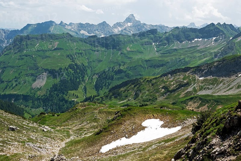 View of the Allgäu Alps from the Nebelhorn, Hochvogel in the background, Oberstdorf, Oberallgäu, Allgäu, Bavaria, Germany