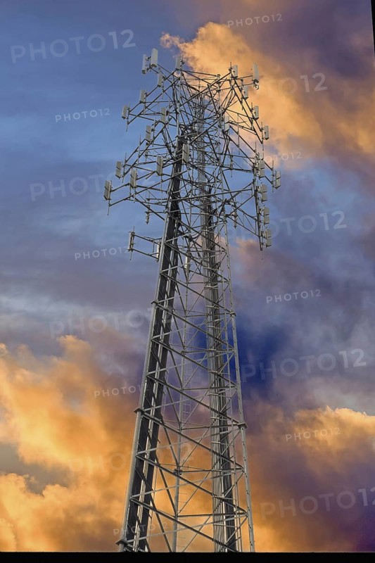 Senbdemast with evening sky, New Jersey, USA