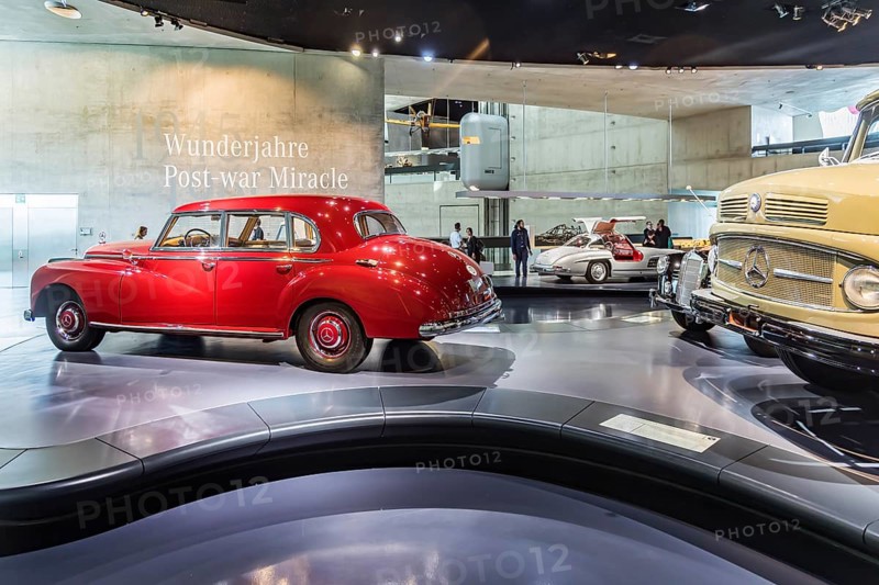 The Mercedes-Benz Museum in Stuttgart presents a journey through the automotive history of the global corporation. The history of the Mercedes star begins with the first automobile in 1886. 160 vehicles are on display. Stuttgart, Baden-Württemberg, Germany