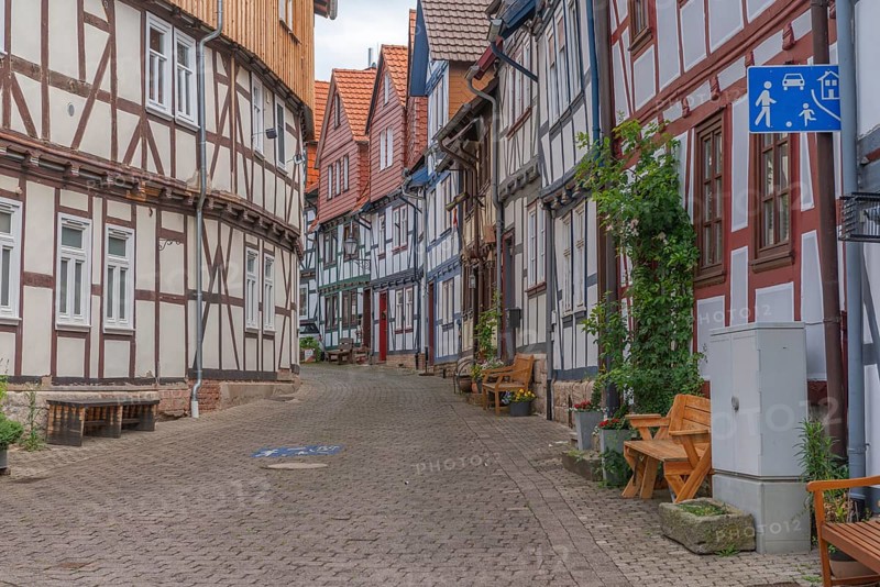 Bad Sooden, Allendorf, Allendorf district, historic old town with numerous half-timbered houses under monument protection, gabled houses, play street sign, benches, flowers, rose tendrils, cobblestones, Werra-Meissner district, Hesse, Germany
