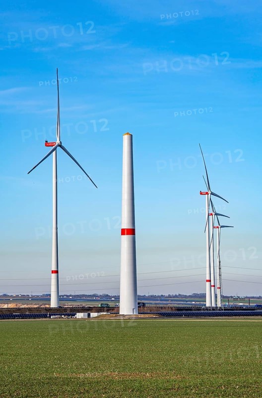 Construction site of the new Bedburg 3 wind farm, on recultivated open-cast mining site, 9 wind power plants with an output of 60 megawatts are being built, the wind turbine tower is still missing, the machine housing and rotors, operated by RWE and the city of Bedburg, North Rhine-Westphalia, Germany