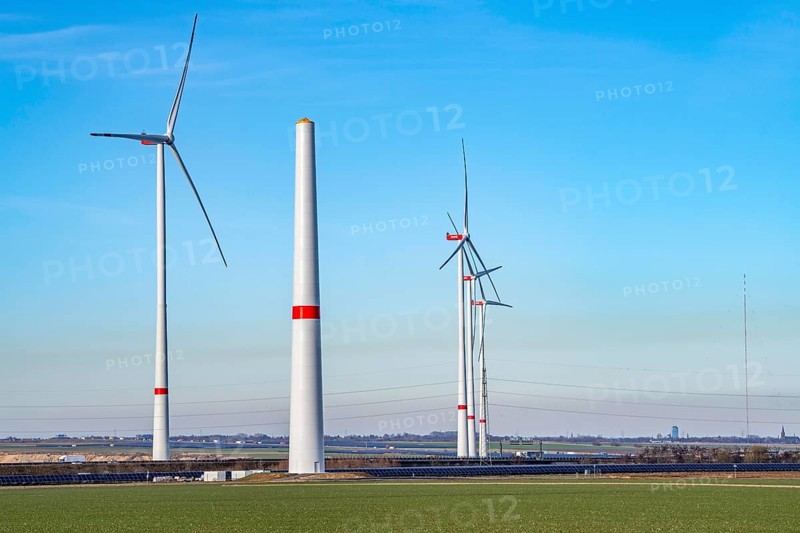 Construction site of the new Bedburg 3 wind farm, on recultivated open-cast mining site, 9 wind power plants with an output of 60 megawatts are being built, the wind turbine tower is still missing, the machine housing and rotors, operated by RWE and the city of Bedburg, North Rhine-Westphalia, Germany
