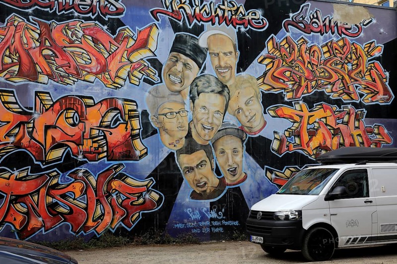 Graffiti Bohlens Richtige Söhne, located at the Burgstraße car park in Oldenburg, homage to the protagonists of the documentary Kieler Streetlife (also known as Lord of the Pissrinne) . Music producer Dieter Bohlen is depicted in the centre of the picture, surrounded by people from the documentary, Lower Saxony, Germany