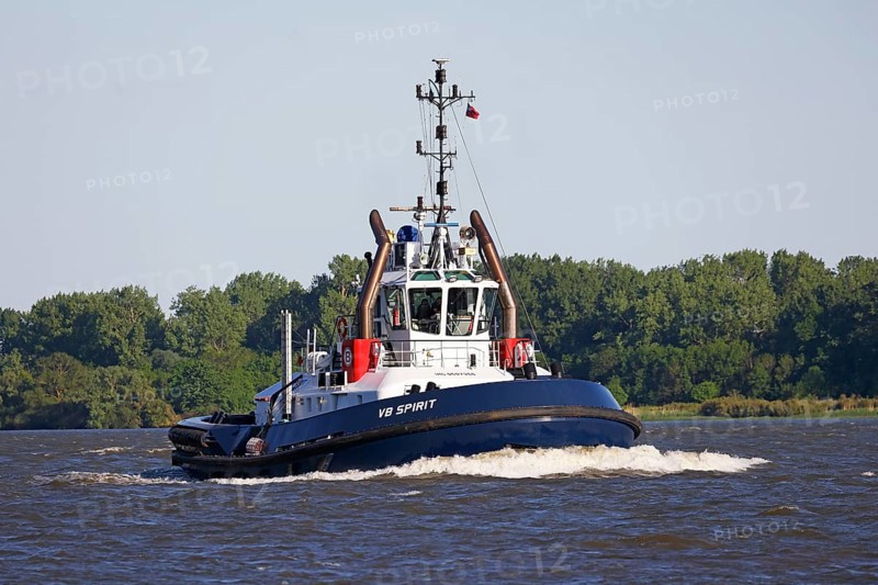 Vessel type tug VB Spirit leaves the Port of Hamburg on the Elbe, Wedel, Schleswig-Holstein, Germany