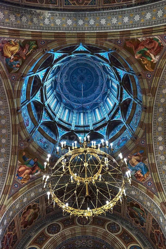 Ceiling dome with chandelier in the Archbishop's Residence of the National Yuri Fedkowych University, founded 1875, Czernowicz, Ukraine