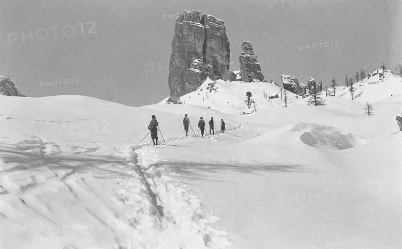 Ski hike in winter at the Cinque Torri (five towers), snow, Alps, group, mountaineer, skier, around 1930, high mountains, mountain, historical, Ampezzo Dolomites, South Tyrol, Veneto, Italy