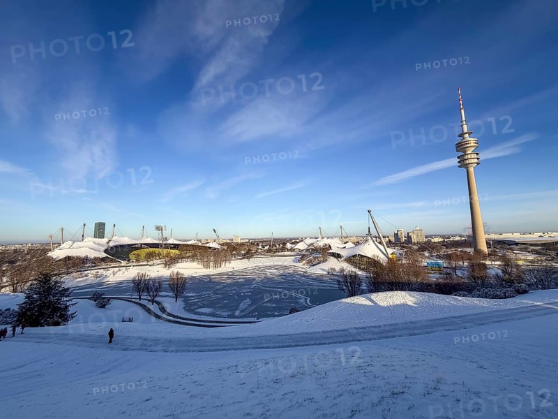 Olympic site with snow in winter, park with Olympic lake and television tower, Olympic Tower, Olympic Park, Munich, Upper Bavaria, Bavaria, Germany