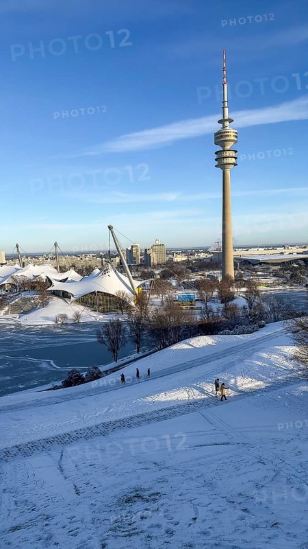 Olympic site with snow in winter, park with Olympic lake and television tower, Olympic Tower, Olympic Park, Munich, Upper Bavaria, Bavaria, Germany