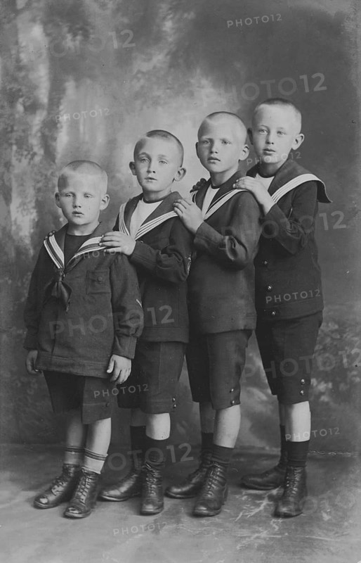 Four brothers, organ pipes, fashion, around 1917, historical, Germany