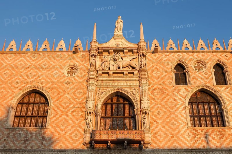 Doge's Palace, balcony on the west façade, Doge's Palace, San Marco, Venice, Veneto, Italy