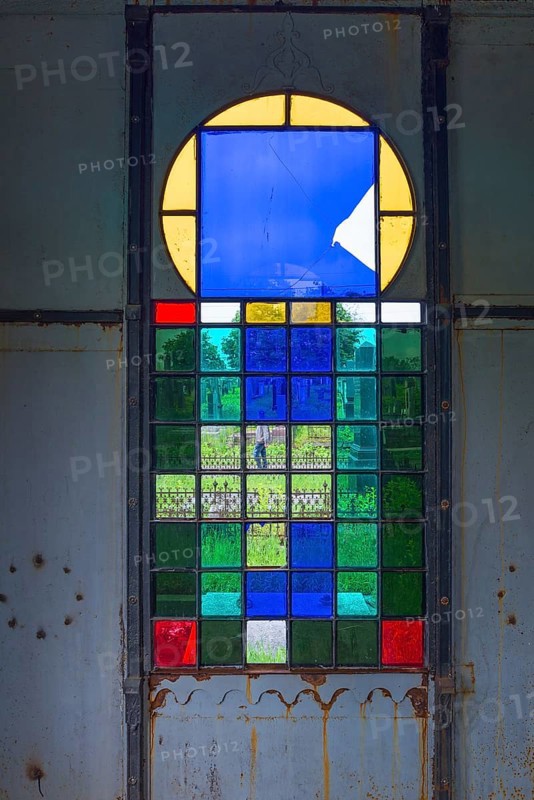 Colored window in a grave of the first Jewish mayor Dr. Eduard Reiss in Czernowicz, 1850-1907, Jewish cemetery, since 1866, Czernowicz, Bukovina, Ukraine