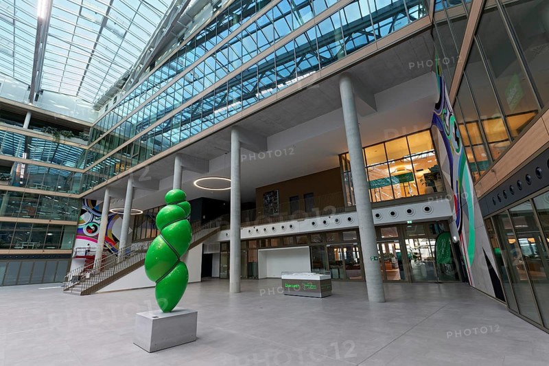 EUREF-Campus Düsseldorf, atrium with sculpture Blow up by Stephan Marienfeld, European Energy Forum for Climate Protection and Electric Mobility, Energiewende, Düsseldorf, North Rhine-Westphalia, Germany
