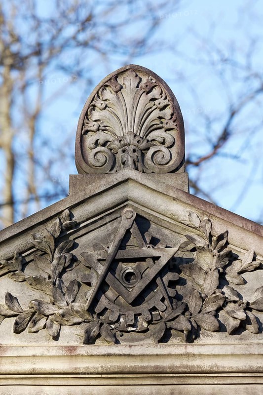 Circle, triangle and cog symbol, guild symbol for mechanical engineering at a burial site at the North Cemetery in Düsseldorf, North Rhine-Westphalia, Germany