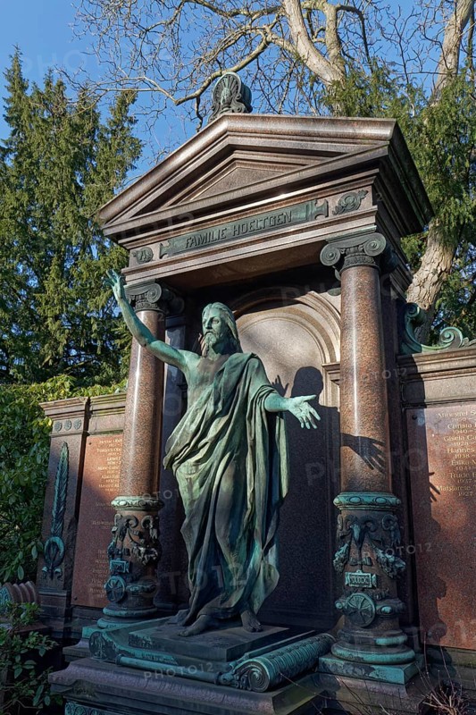 Magnificent grave site Höltgen, millions of millions on the North Cemetery, Düsseldorf, North Rhine-Westphalia, Germany