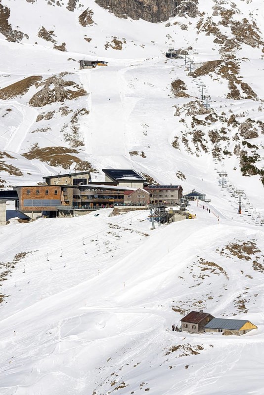 Edmund-Probst House and Höfatsblick Station, 1932m, Nebelhorn mountain station, 2224m, Allgäu Alps, Allgäu, Bavaria, Germany