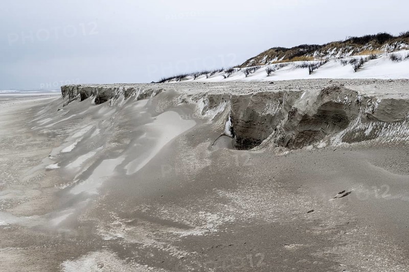 Snow-covered dunes with edge on the North Sea, Langeoog, Lower Saxony, Germany