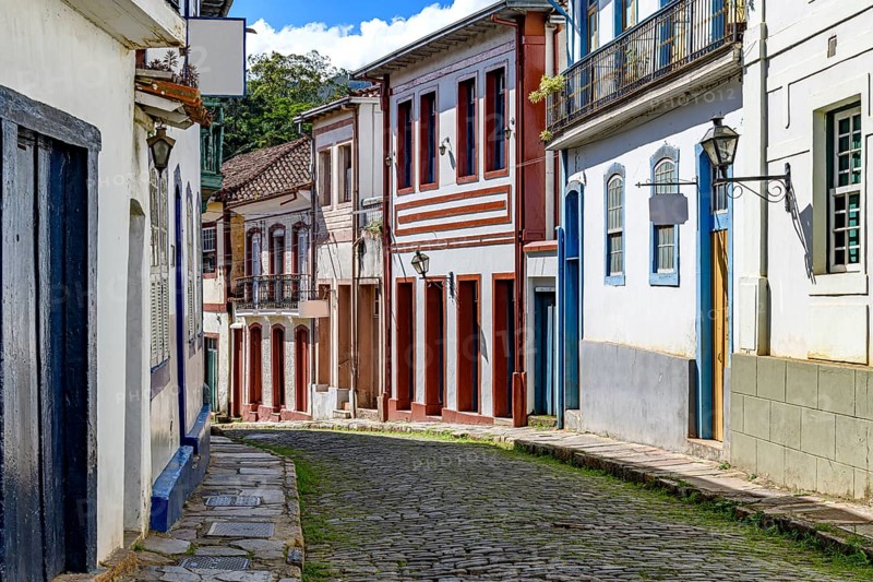 Houses and streets with cobblestone paving in the historic city of Ouro Preto, Ouro Preto, Minas Gerais, Brazil