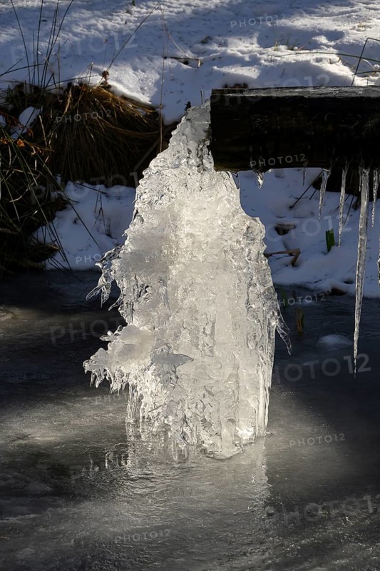 Ice crystals, icicles, frozen watercourse, Carinthia