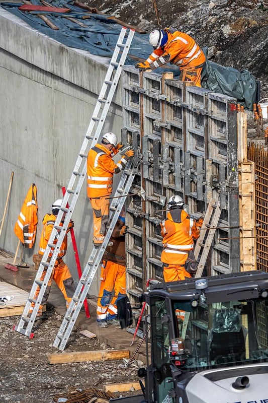 Construction work on a concrete retaining wall at the Duisburg-Kaiserberg motorway junction, on the A3, North Rhine-Westphalia, Germany