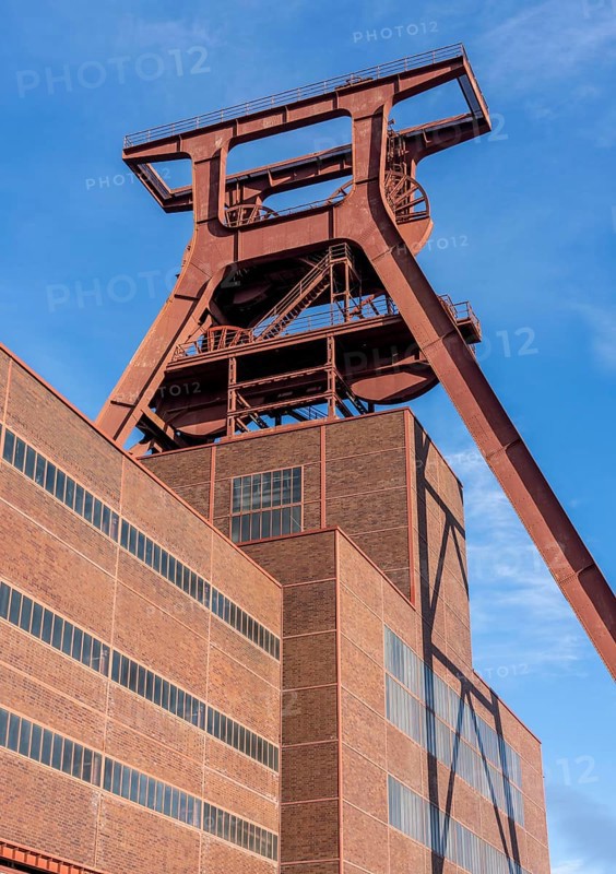 Zollverein colliery, Doppelbock conveyor scaffolding of shaft 12, Wipperhalle, UNESCO World Heritage, Essen, North Rhine-Westphalia, Germany