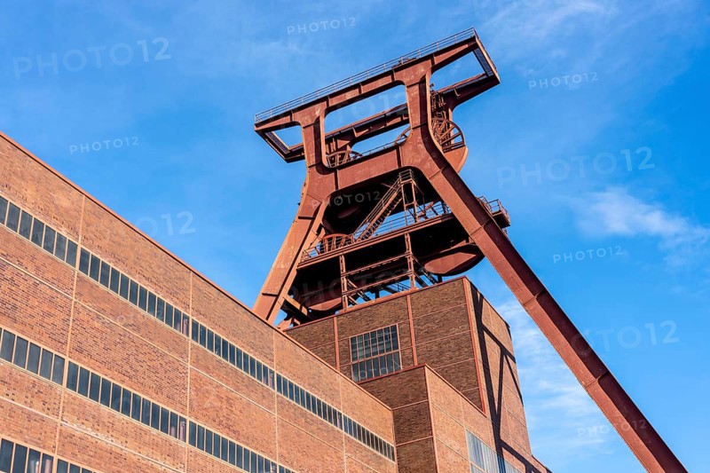 Zollverein colliery, Doppelbock conveyor scaffolding of shaft 12, Wipperhalle, UNESCO World Heritage, Essen, North Rhine-Westphalia, Germany