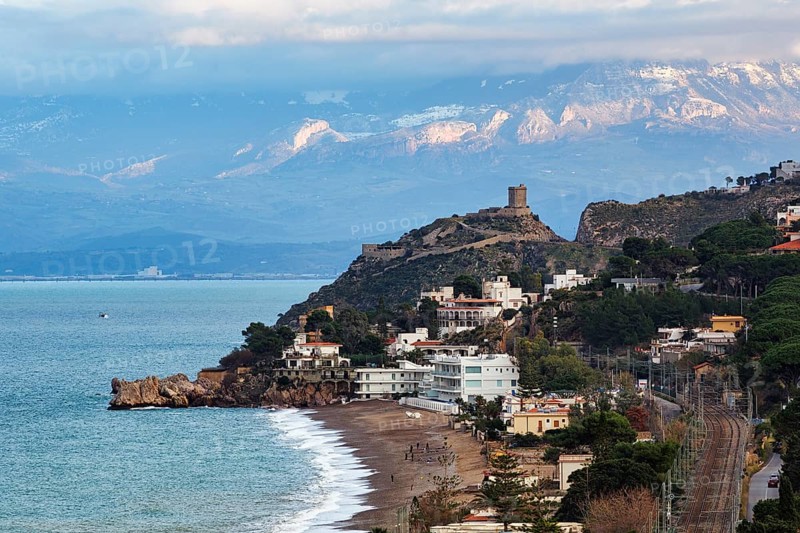 Panoramic view, coastline near Altavilla Milicia, rugged coast with sandy and pebble beaches, Madonie Mountains, Tyrrhenian Sea, Altavilla Milicia, Palermo, Sicily, Italy