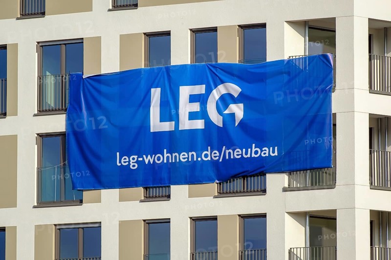 Essen, North Rhine-Westphalia, Germany - residential construction in the Ruhr area. New building district in Essen's southern quarter. LITERATUR-QUARTIER with six to eight-storey buildings in the energy-saving KfW Efficiency House Standard 55. LEG rents 236 apartments here, including 52 price-based social housing