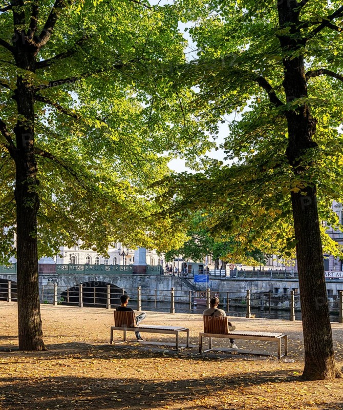 Summer lifestyle, tourists and passers-by in the pleasure garden in Berlin-Mitte, Berlin, Germany