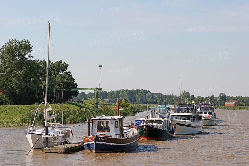 Boats, pleasure boats, pier, river Leda, water sports club, Rhauderfehn, East Frisia, Germany