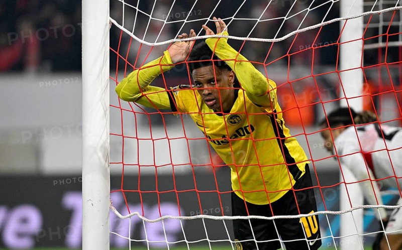 Alvyn Sanches BSC Young Boys Bern (10) disappoints in the goal net Football, UEFA EUROPA LEAGUE, MHPArena, MHP Arena Stuttgart, Baden-Württemberg, Germany