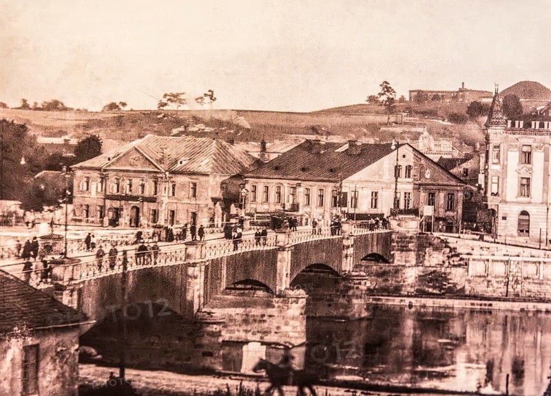 View from the first bridge over the Vistula on the Podgorze side, photo from 1916, Old Synagogue — Museum of the Jewish History of Krakow, 15th century, Kazimierz Jewish Quarter, Krakow, Poland