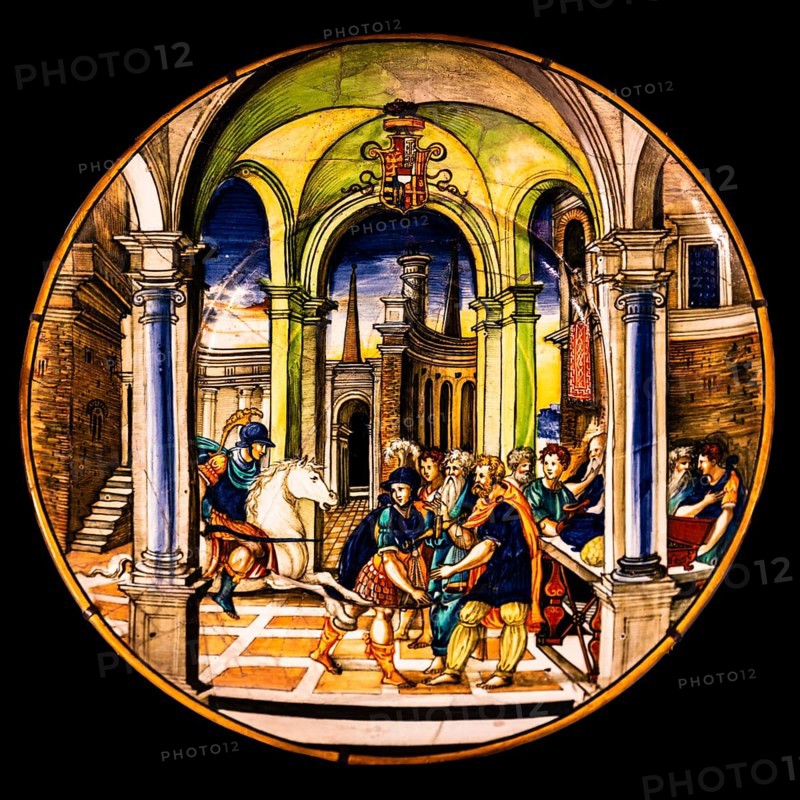 Pottery depicting Camillus saving Rome and the coat of arms of Paleolog-Montferrat, Nicola da Urbino around 1533, Wawel Royal Castle, former residence and seat of government of the kings of Poland, founded around 1000, Krakow, Poland