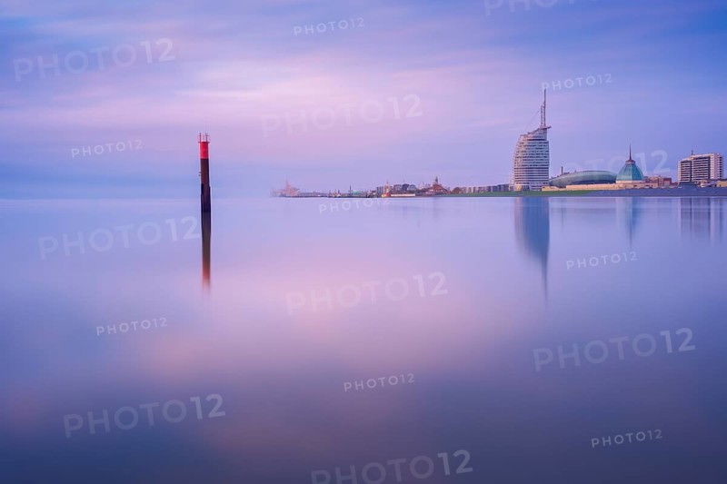 View across the Weser estuary to the Weser dike, Bremerhaven, Bremen, Germany