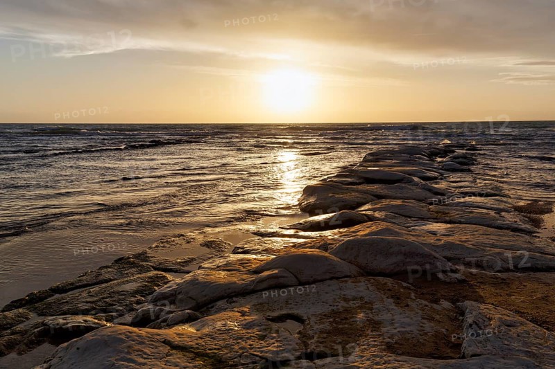 Rocky coast at sunset, Lido Scala dei Turchi, Realmonte, Agrigento, Sicily, south coast, Mediterranean Sea, Italy