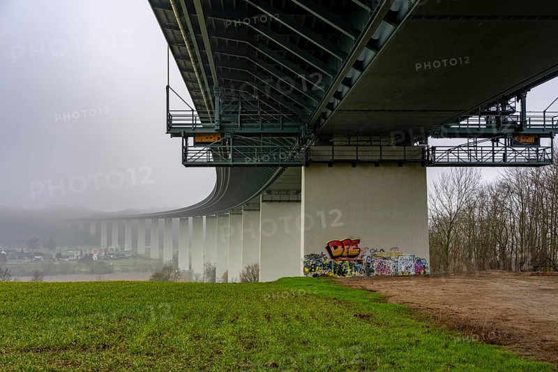 The Mintarder Ruhr Valley Bridge, A52 motorway bridge between Essen and Düsseldorf, longest steel road bridge in Germany, completed in 1966, 1830 meters long, 18 hollow pillars, highest point above ground is 65 meters, is used daily by more than 80, 000 vehicles, is considered dilapidated and is to be replaced, the bridge spans the Ruhr Valley, with the river Ruhr, between Essen-Kettwig and Mülheim an der Ruhr Hr, North Rhine-Westphalia, Germany