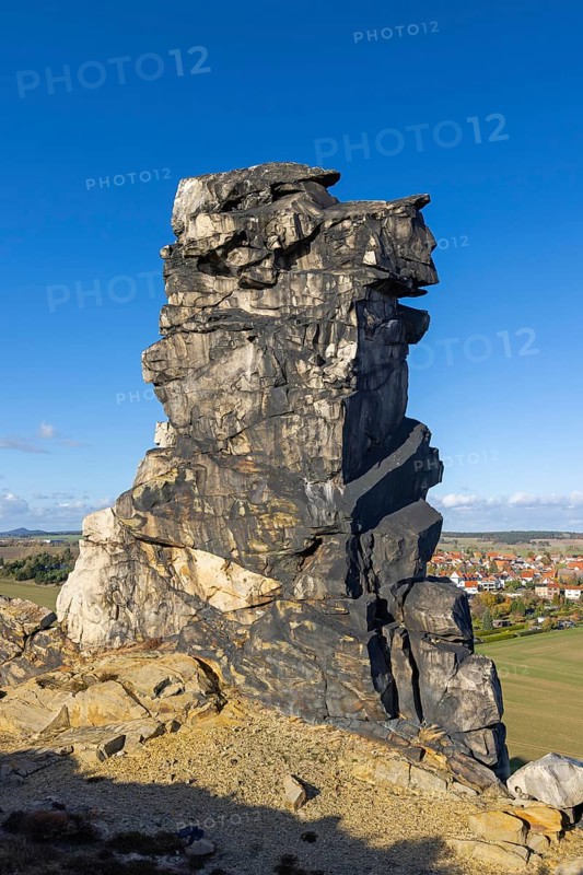 Teufelsmauer, Devil's Wall, eroded sandstone rock formation Mittelsteine near Weddersleben in the Harz Mountains, Saxony-Anhalt, Germany