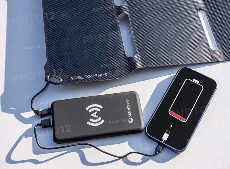 Solar module for charging power banks, mobile phones, small, transportable, emergency preparedness in the event of a power failure, blackout, energy supply from solar energy